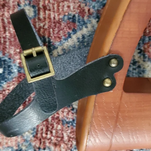 Cushionaire Platform Sandals - Picture 5 of 7